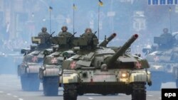 Части Вооруженных сил Украины на параде в Киеве. 24 августа 2016 года