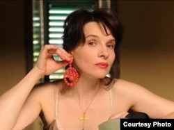 "Təsdiqlənmiş surət" filmindəki roluna görə Juliette Binoche Cannes Festivalında "Ən yaxşı aktrisa" mükafatını alıb, 2010