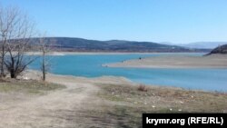 Обмелевшее Симферопольское водохранилище, архивное фото